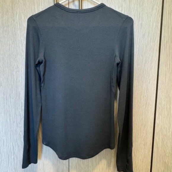 Lululemon Hold Tight Long Sleeve in Oil Gray, Size 6 - Picture 4 of 14